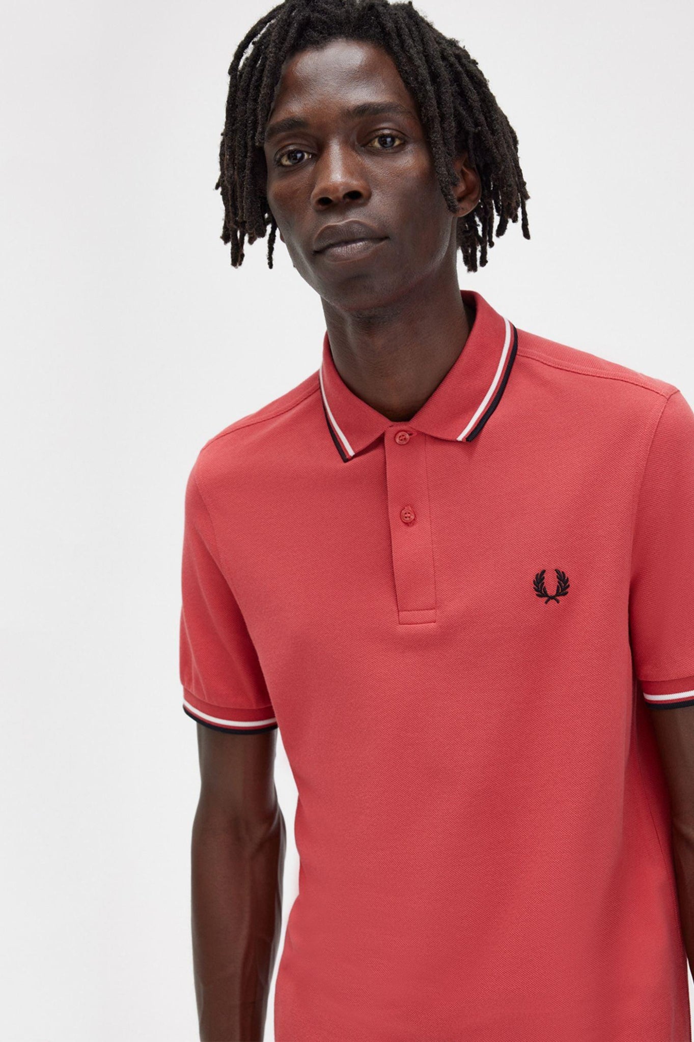 Polo Fred Perry M3600 Rojo lavado Blanco nieve Negro - ECRU