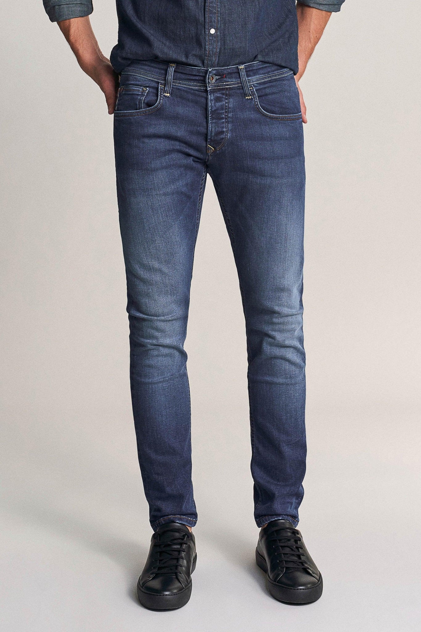 VAQUEROS CLASH SKINNY PREMIUM FLEX OSCUROS - ECRU